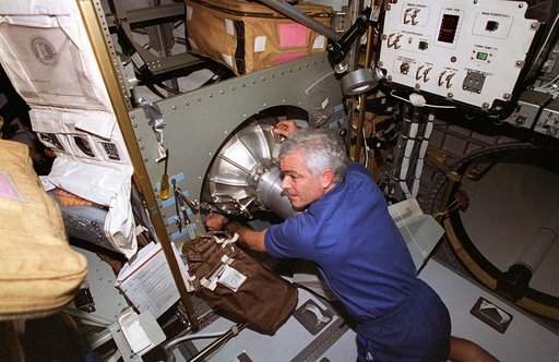 Documentation of logistics transfer from shuttle Spacehab