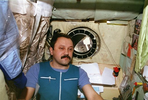 Crewmember activity in the Mir Space Station