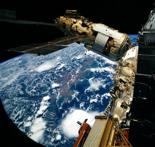 Mir Space Station survey views taken during STS-76 mission