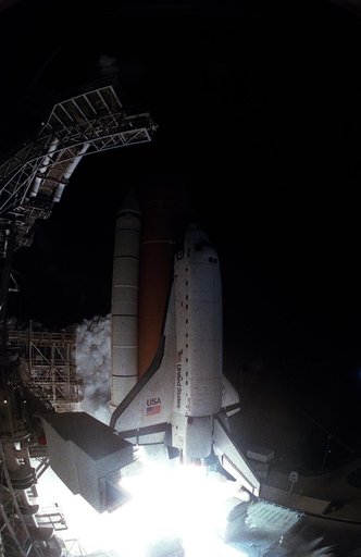 STS-76 Atlantis, OV (Orbiter Vehicle) 104, lifts off from KSC Pad 39B