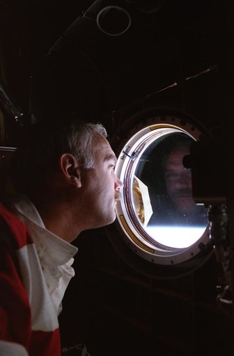 Astronauts Apt and Readdy at Spacehab window