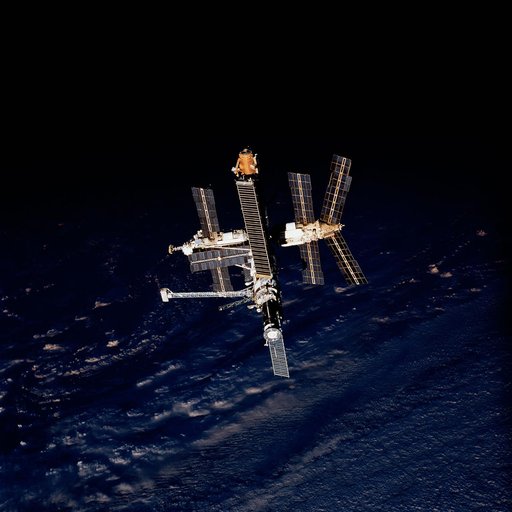 Views of the whole Mir space station