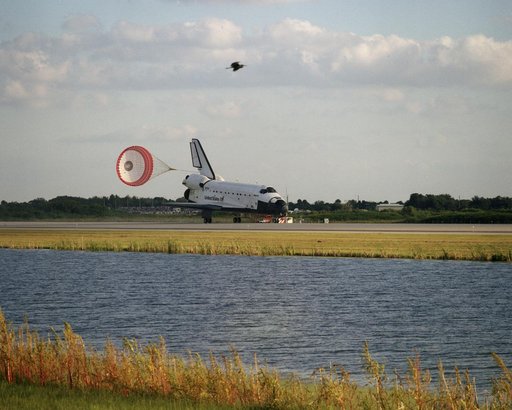STS-79 landing views