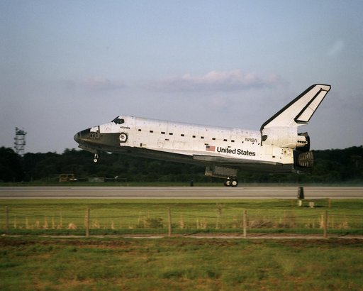 STS-79 landing views