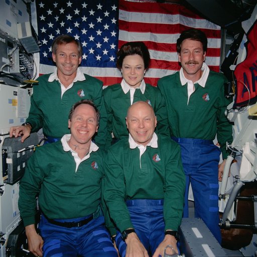 Crew portrait of STS-80 crewmembers in shuttle middeck