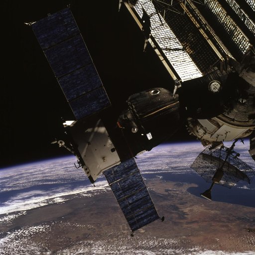 Survey views of the Mir space station taken during rendezvous