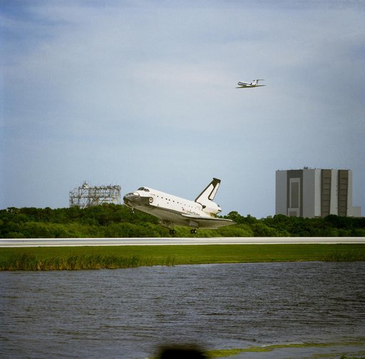 STS-83 landing views