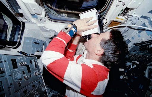 Crew activities on flight deck during rendezvous with CRISTA-SPAS