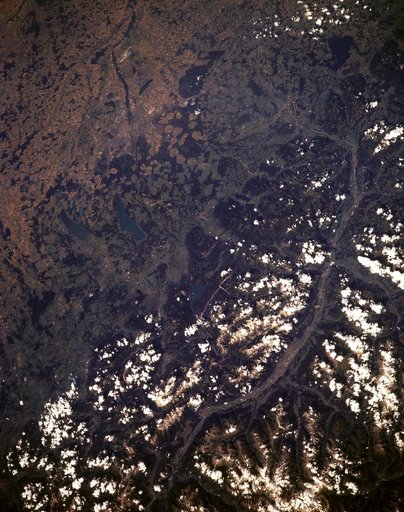 Earth observations taken from shuttle Discovery during STS-85 mission