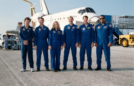 STS-85 Discovery OV-103 landing and crew portrait