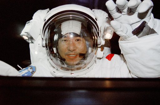 Scott and Doi conduct second EVA activities.