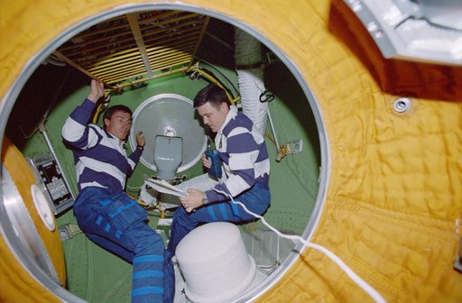 View of the STS-88 crew in the Node 1/Unity module