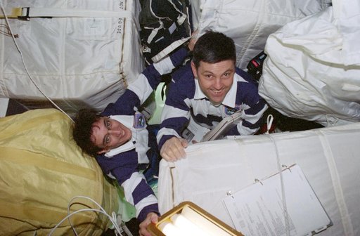 Currie and Cabana on the Endeavour's middeck