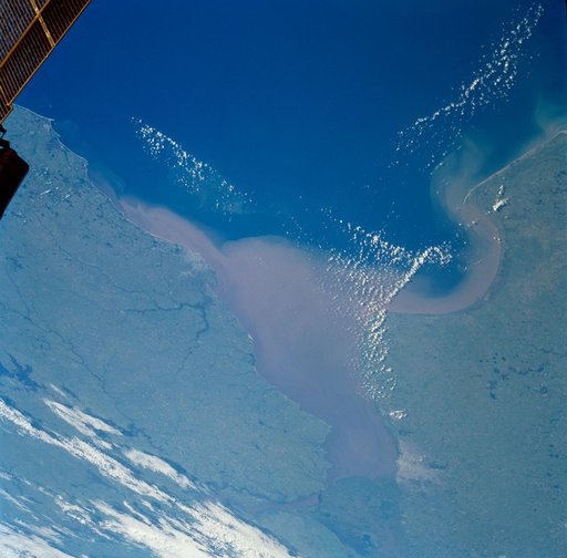 Earth observations during STS-95
