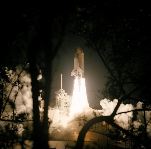sts103-s-008