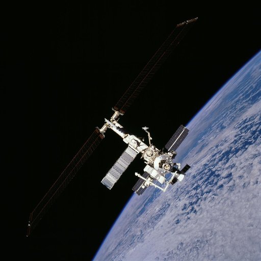 sts105-713-037