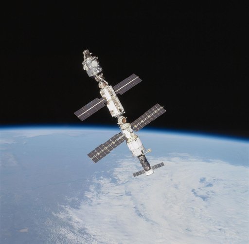 Views of the ISS taken from Atlantis during STS-106