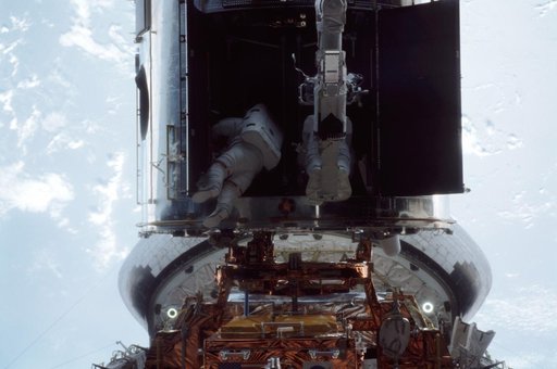 EVA 5 - Installation of the NICMOS cryo-cooler