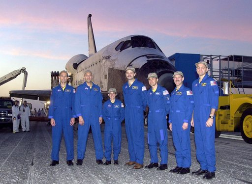 STS-109 crew poses for photo after landing