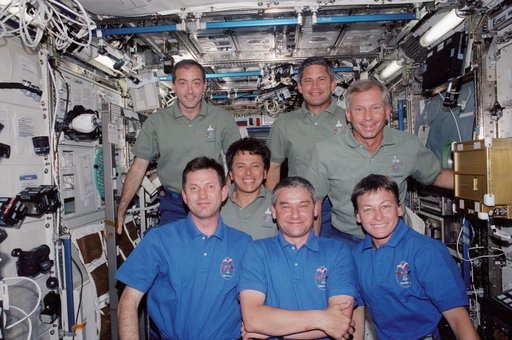 STS-111 UF-2 and Expedition Five crews group portrait in U.S. Lab
