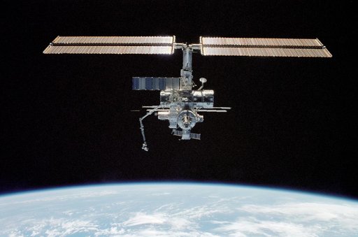 Nadir forward approach view of ISS