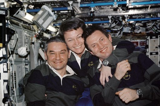 Expedition 5 crew poses for portrait in Destiny module