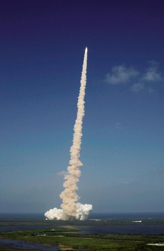 sts112-s-014