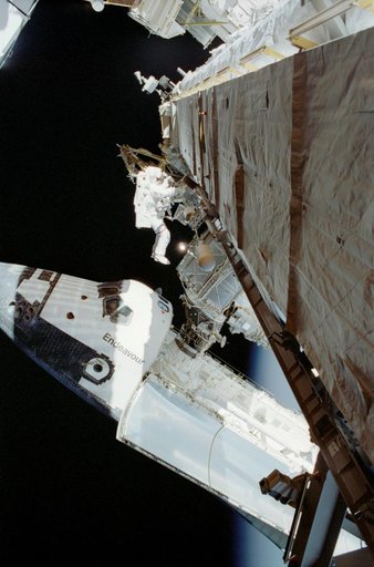 Lopez-Alegria during STS-113 EVA 2