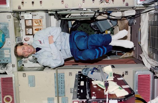 Wetherbee poses in the Zvezda SM during STS-113