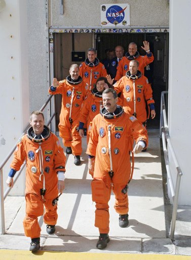 STS-125 Crew Members head for Launch Pad 39A