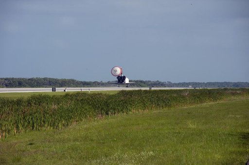 STS-132 Space Shuttle Atlantis Landing