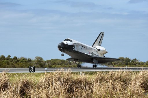 STS-133 landing at KSC
