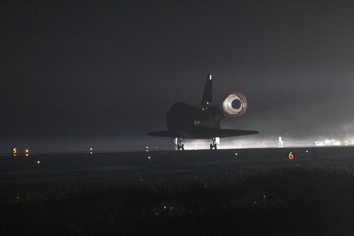 Final Landing of the Space Shuttle Endeavour / STS-134 Mission