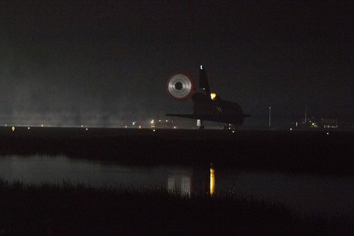 Final Landing of the Space Shuttle Endeavour / STS-134 Mission