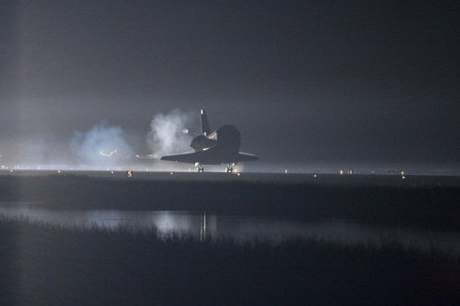 Final Landing of the Space Shuttle Endeavour / STS-134 Mission
