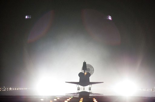 Final Landing of the Space Shuttle Endeavour / STS-134 Mission
