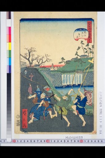 Edo Meisho Dōgiri-tsuki, No. 29: View Outside the Tiger Gate