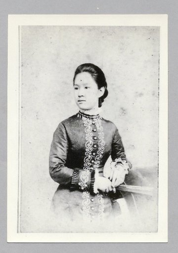 Wife of Ueno Narinori (At London)