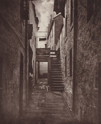 Plate 32: Close, No. 128 Saltmarket