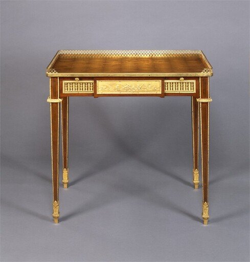 Writing Table (table à écrire)