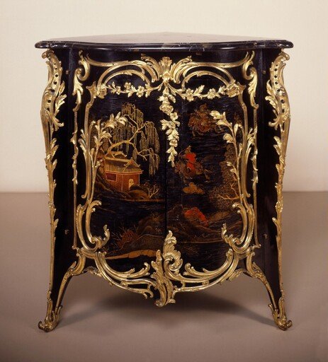 Corner-Cupboard (encoignure)