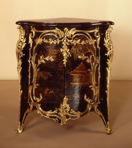 Corner-Cupboard (encoignure)