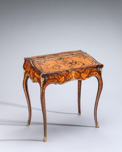 Lean-to Writing Desk (table à abbattant)