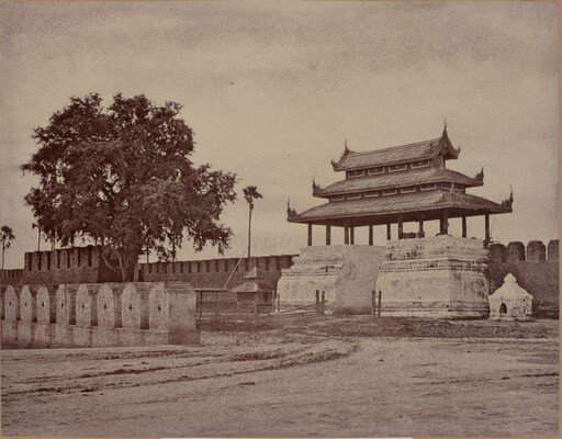 Amerapoora: Ooh-nein Gate of the City