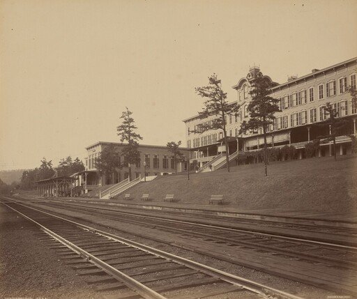 Glen Summit Hotel