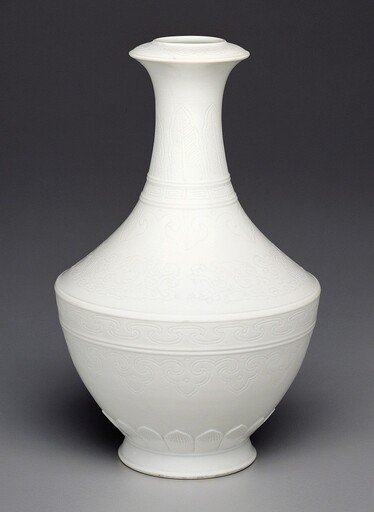 Vase in the Shape of an Archaic Bronze Hu