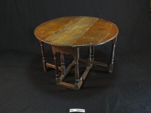table, gate leg