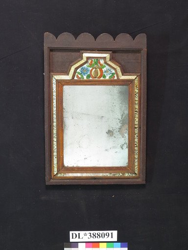 Courting mirror