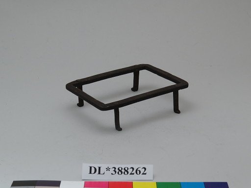 Trivet