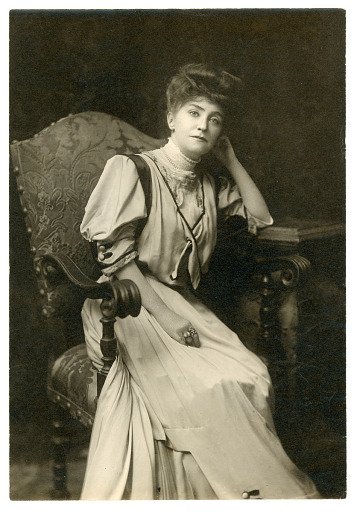 photograph Minnie Fiske in" The New York Idea"